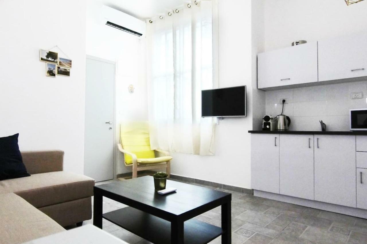 Trendy Apartments In The Heart Of Florentin With Free Netflix テル・アビブ エクステリア 写真